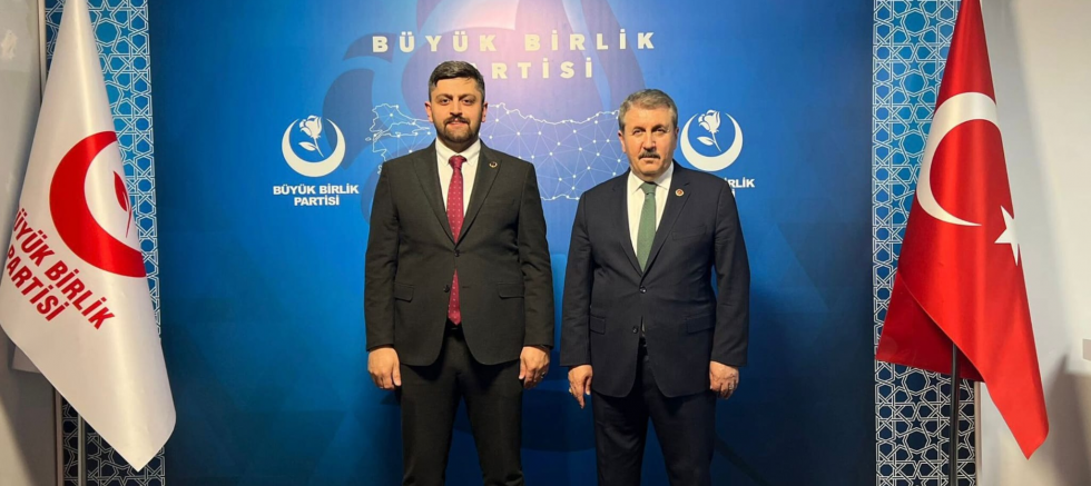 Büyük Birlik Partisi Genel Merkez Yan Ku..